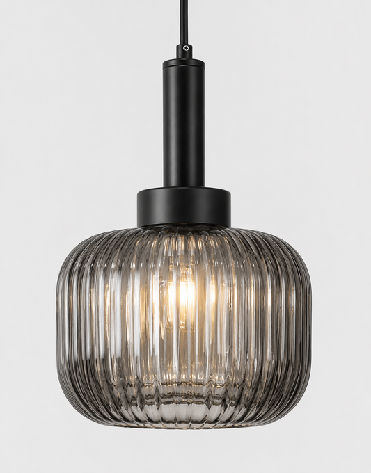 Noiré Ribbed Pendant